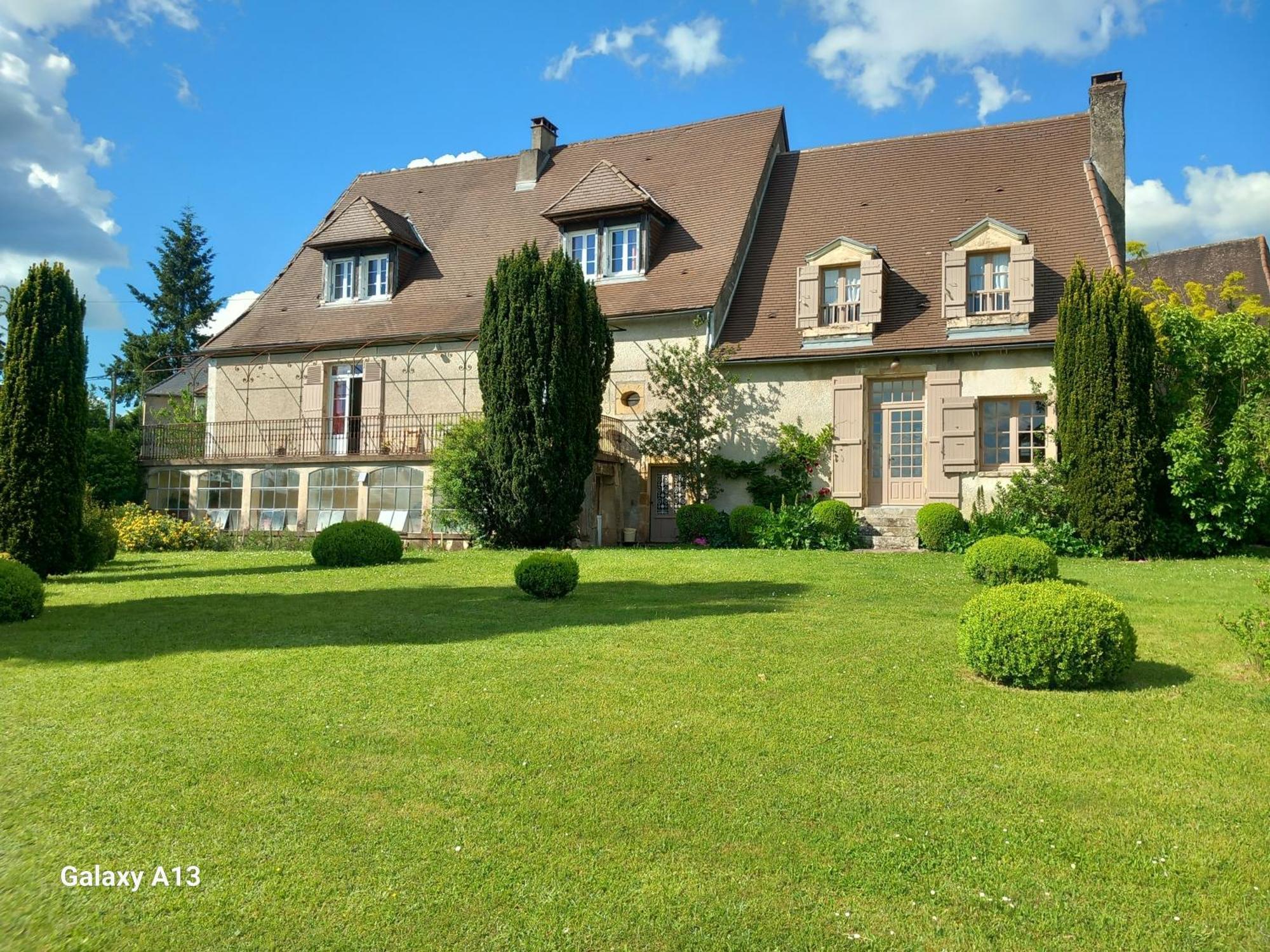 Maison De La Source Génis Екстериор снимка