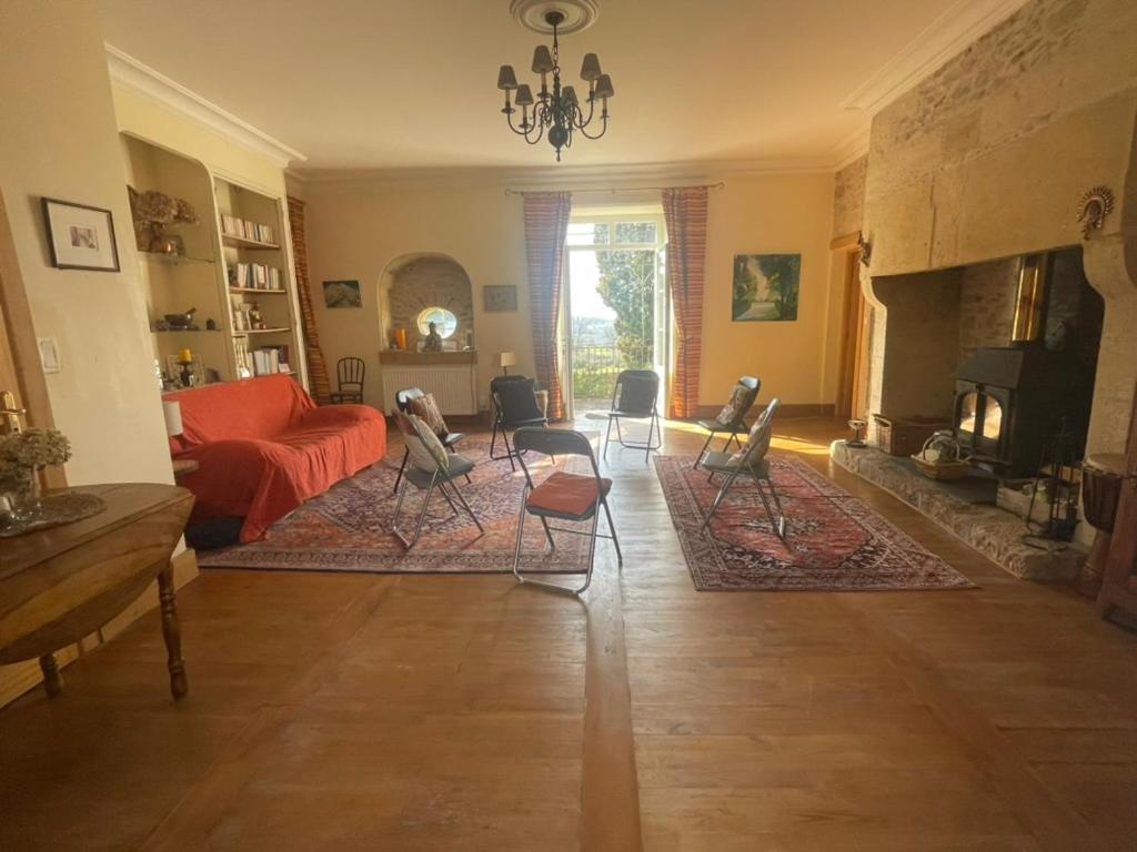 Maison De La Source Génis Екстериор снимка